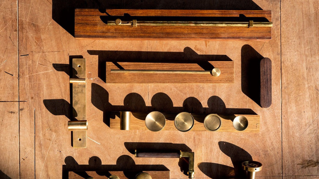 Traditional Kitchen Hardware Fixtures