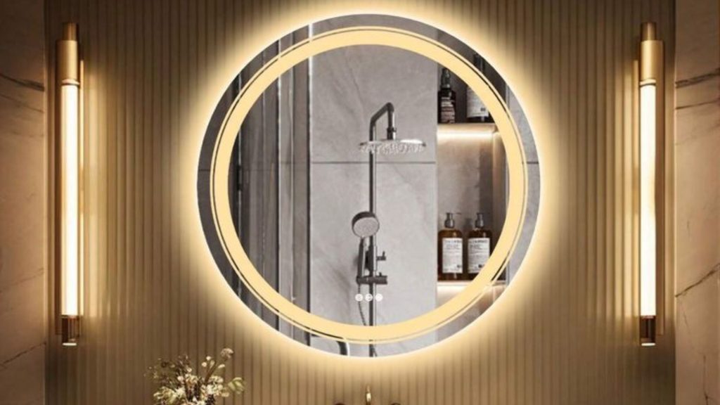Bathroom Luxurious Lighting and mirror