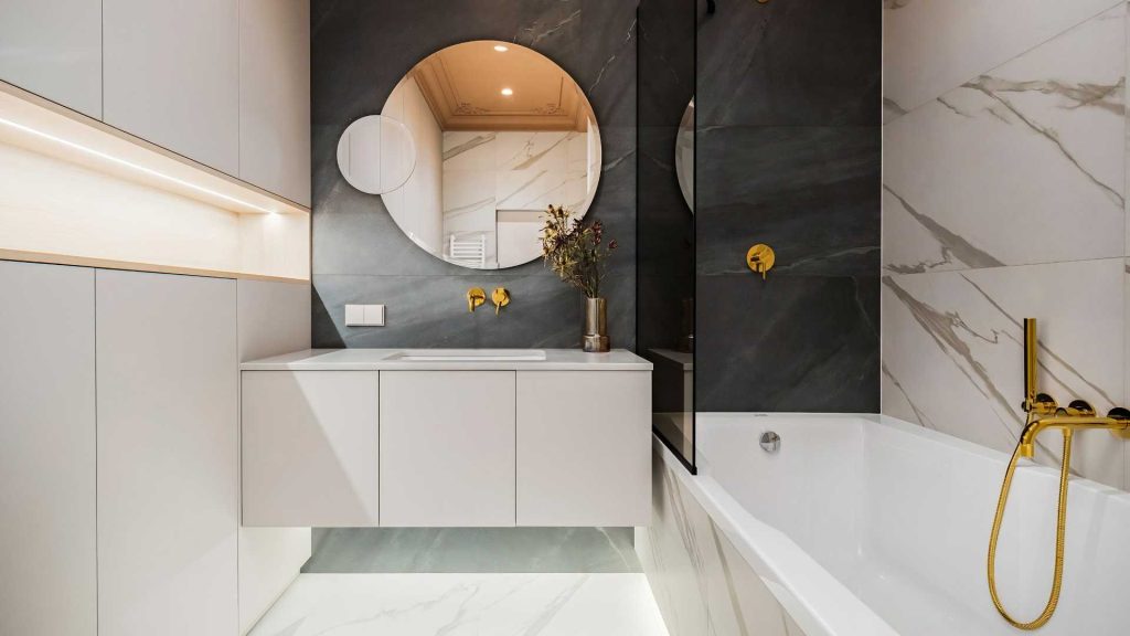 Neutral-Tone Bathroom